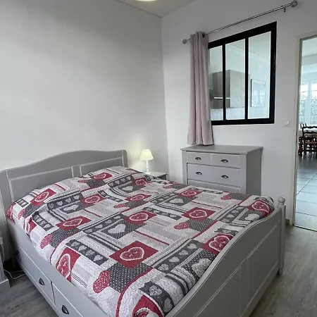 Spacieux Avec Jardin Et Parking Gratuit - Fr-1-234-311