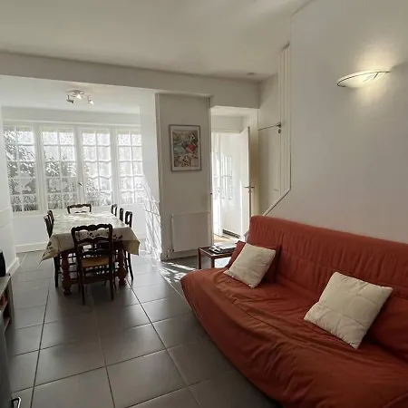 Spacieux Avec Jardin Et Parking Gratuit - Fr-1-234-311 *