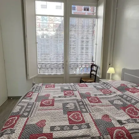 Spacieux Avec Jardin Et Parking Gratuit - Fr-1-234-311 Appartamento *
